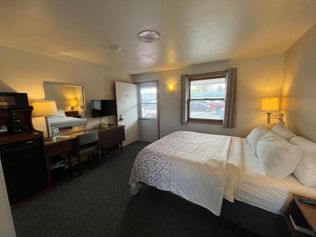 Queen Room room - Image 3