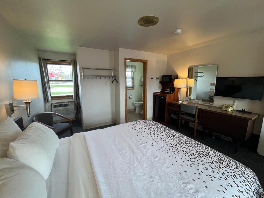 Queen Room room - Image 2