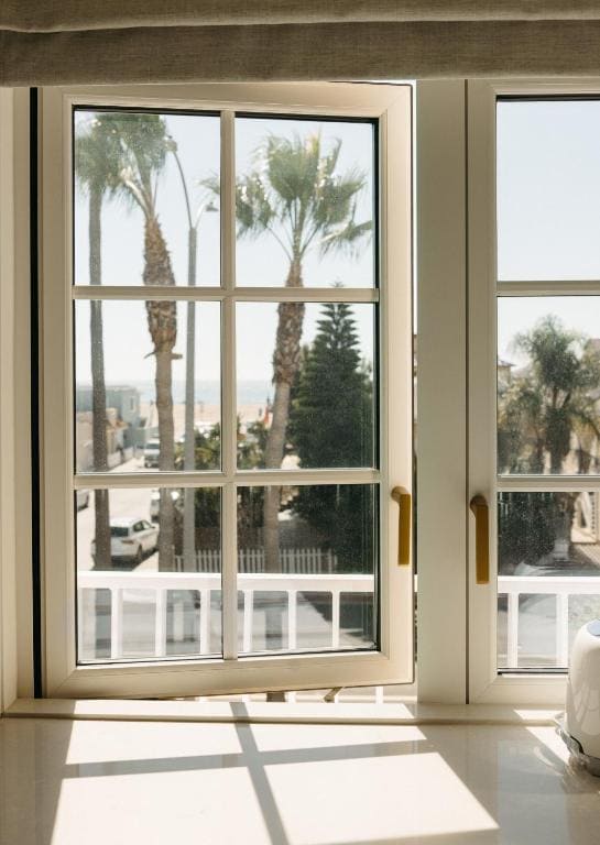 King Room with Sea View room - Image 1