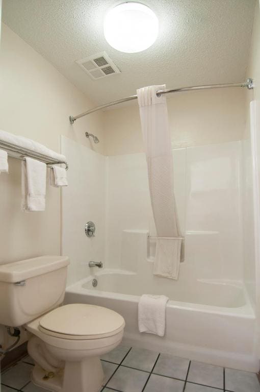 2 Double Beds, Efficiency Room, Non-Smoking room - Image 1