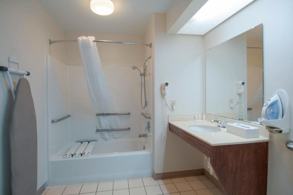 Double Room - Disability Access-Non-Smoking room - Image 1