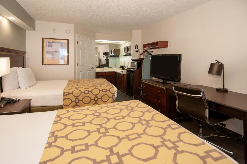 Deluxe Double Room with Two Double Beds - Non-Smoking room - Image 2