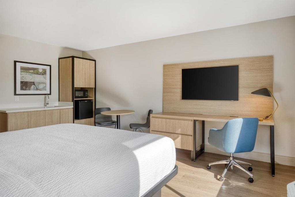 King Room - Non-Smoking room - Image 1