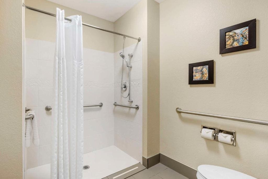 King Room - Accessible/Non-Smoking room - Image 2