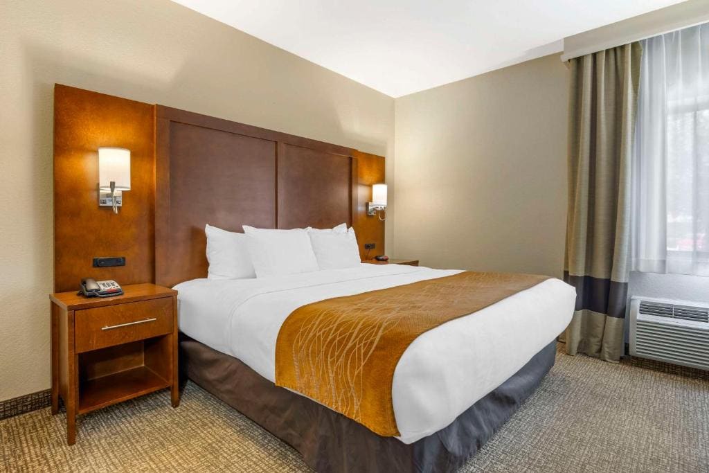 Standard King Room - Non-Smoking room - Image 1