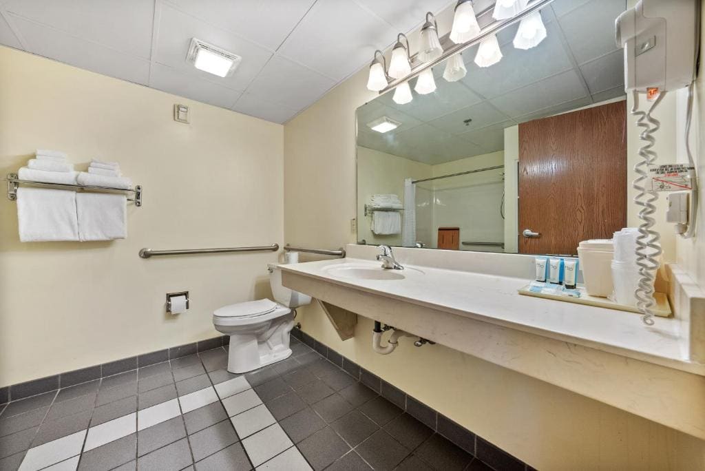 Quadruple 3 room - Image 3