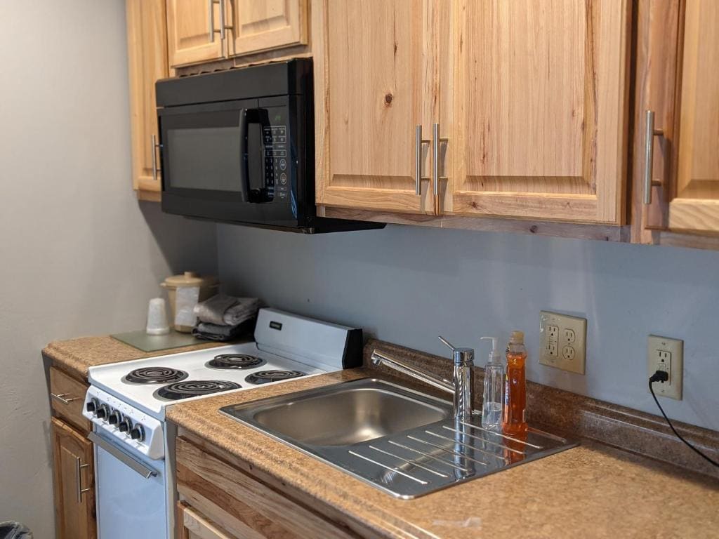 Deluxe Family Room - Non-Smoking room - Image 3
