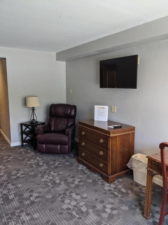 Deluxe King Room room - Image 3