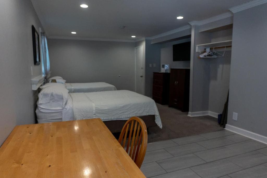 Family Room room - Image 1