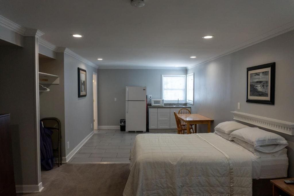 Family Room room - Image 3