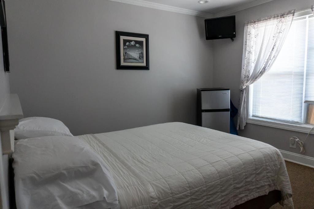 Family Room room - Image 2