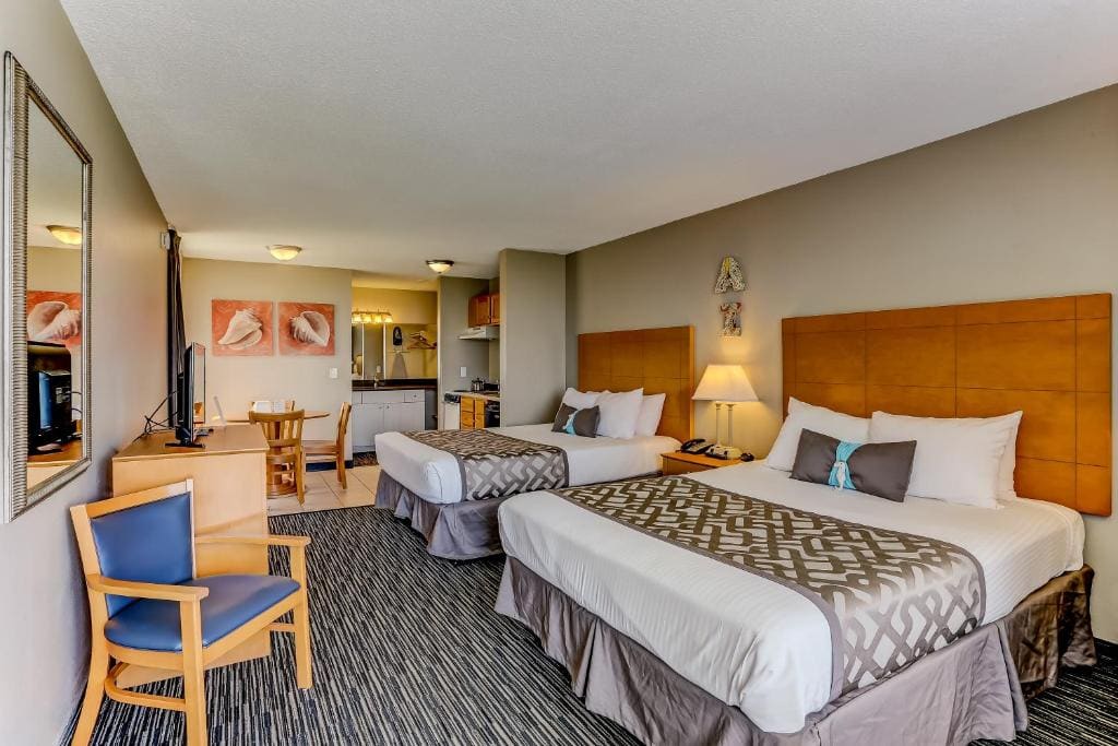 Superior Queen Room with Two Queen Beds Ocean Front room - Image 2