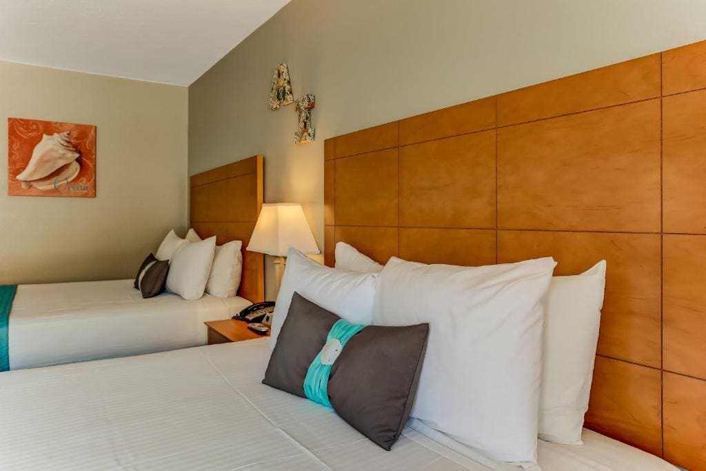 Queen Room with Two Queen Beds "Near Ocean" room - Image 1