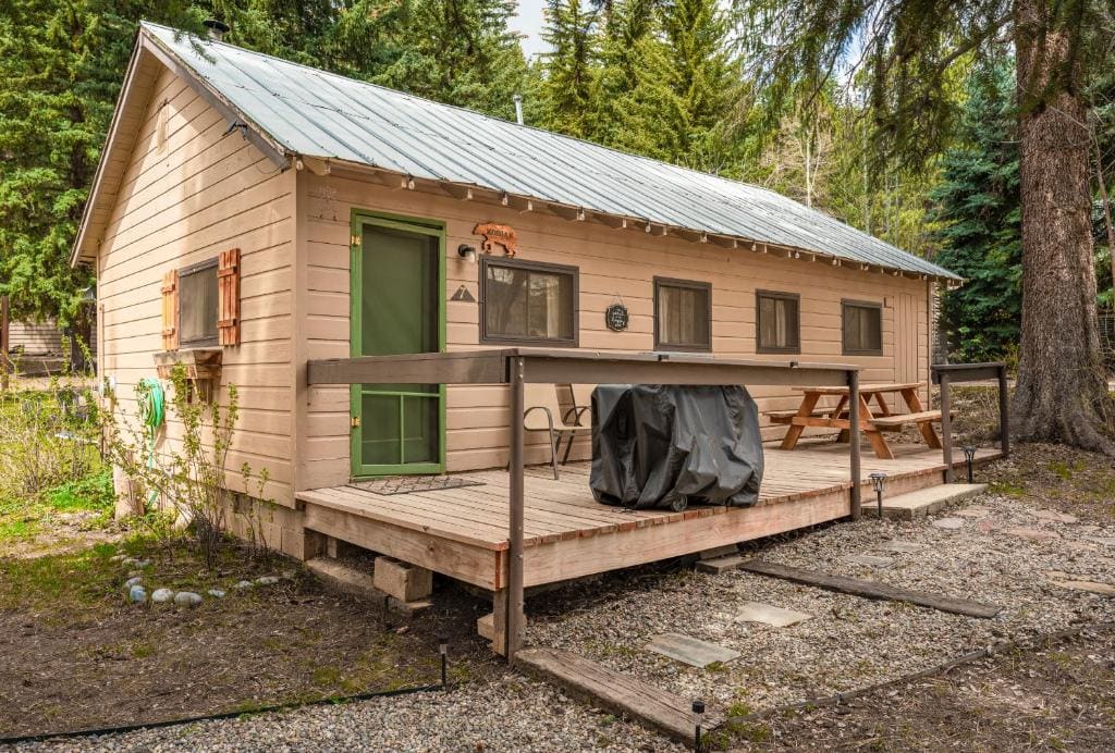 3 Bedroom Kodiak Bear Cottage room - Image 3