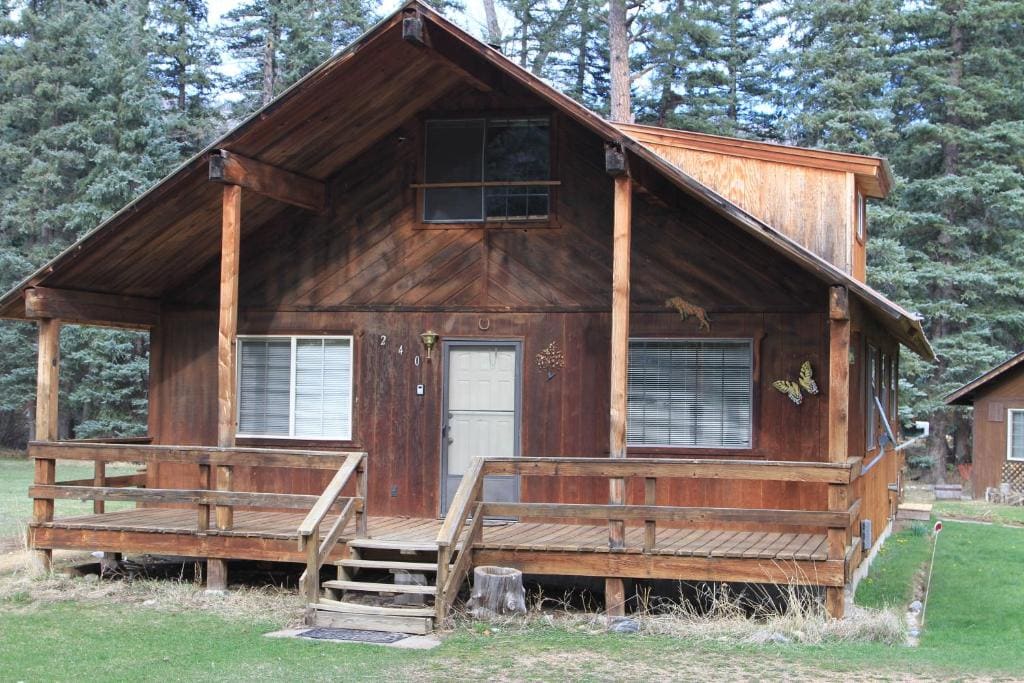 Three-Bedroom House - Ponderosa Creekside Vacation Home room - Image 3