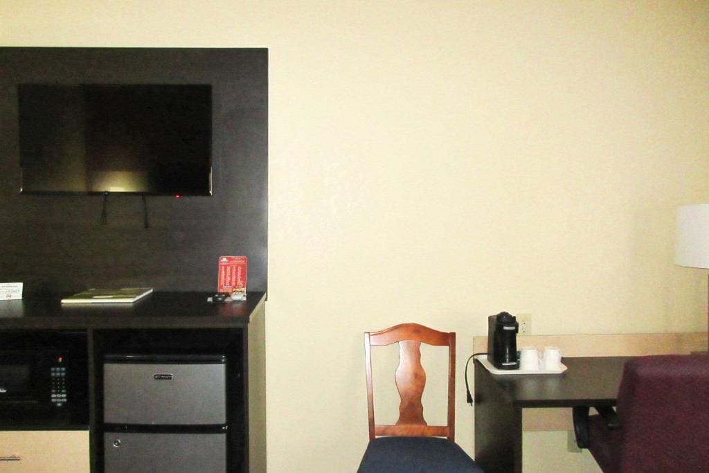 King Room - Non-Smoking room - Image 2