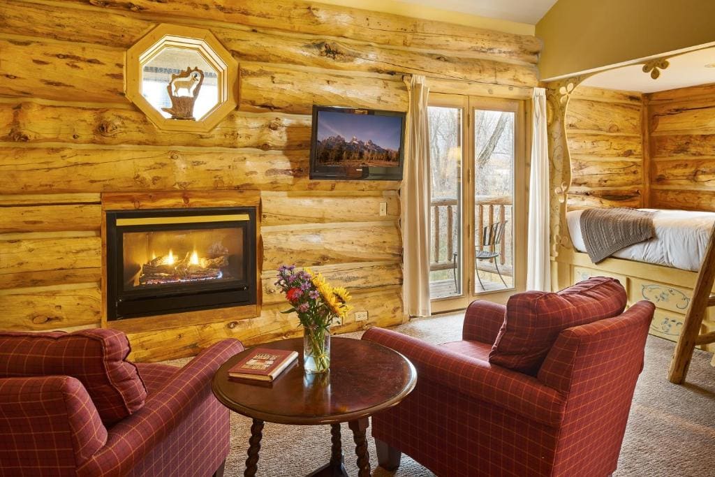 Family Room room - Image 3