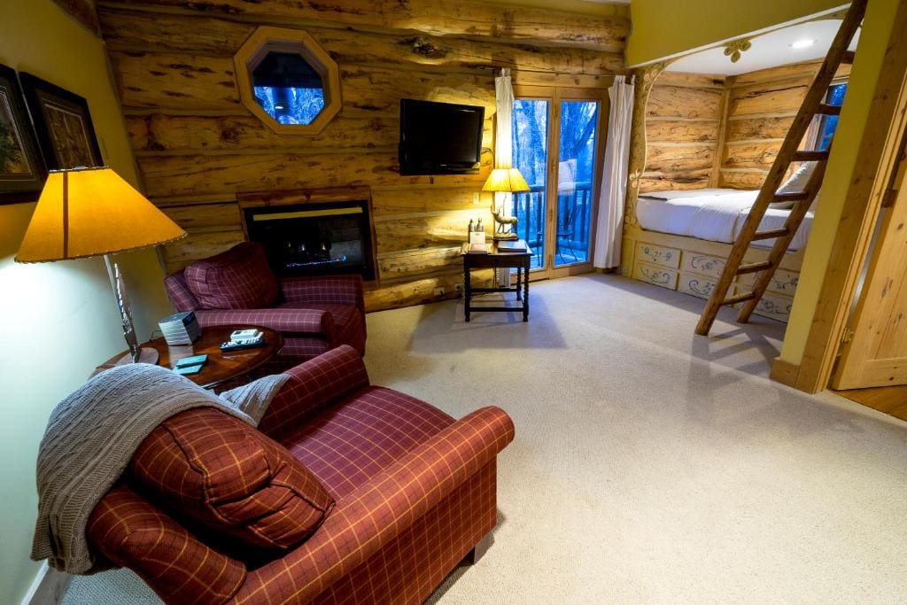 Family Room room - Image 1