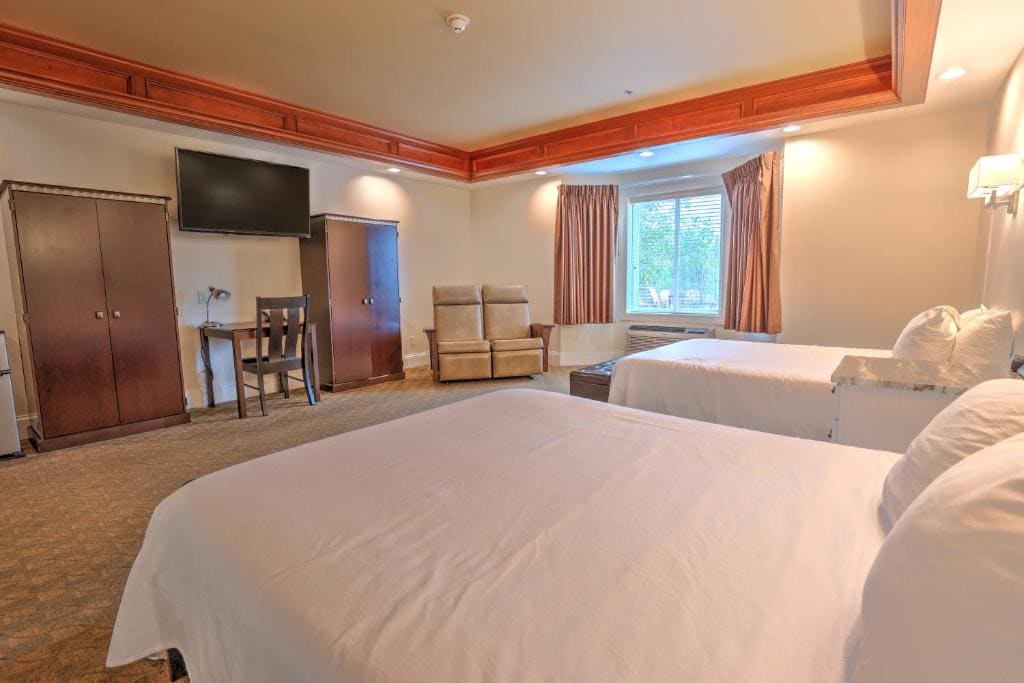 Queen Suite room - Image 1