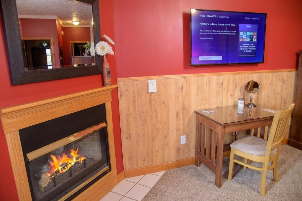 Holly Springs room - Image 2