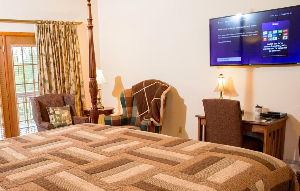 Raspberry Springs room - Image 1