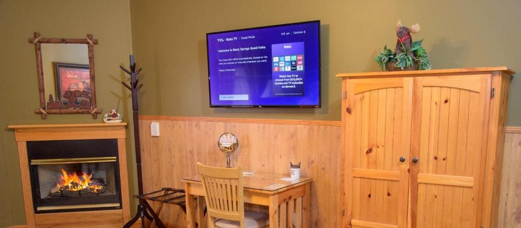 Colorado Springs room - Image 2