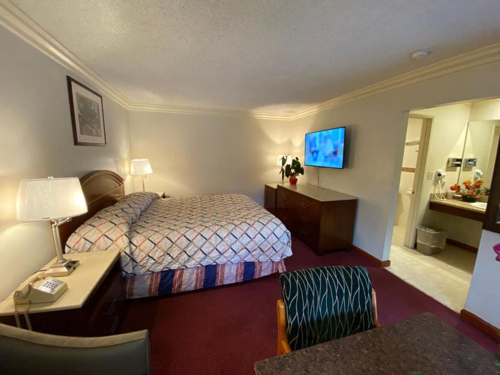 Deluxe Double or Twin Room room - Image 3