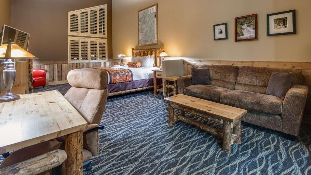 King Room with Wet Bar room - Image 1