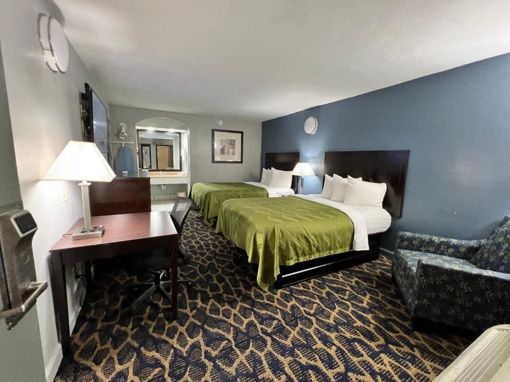 Double Room with Two Double Beds - Non-Smoking room - Image 1