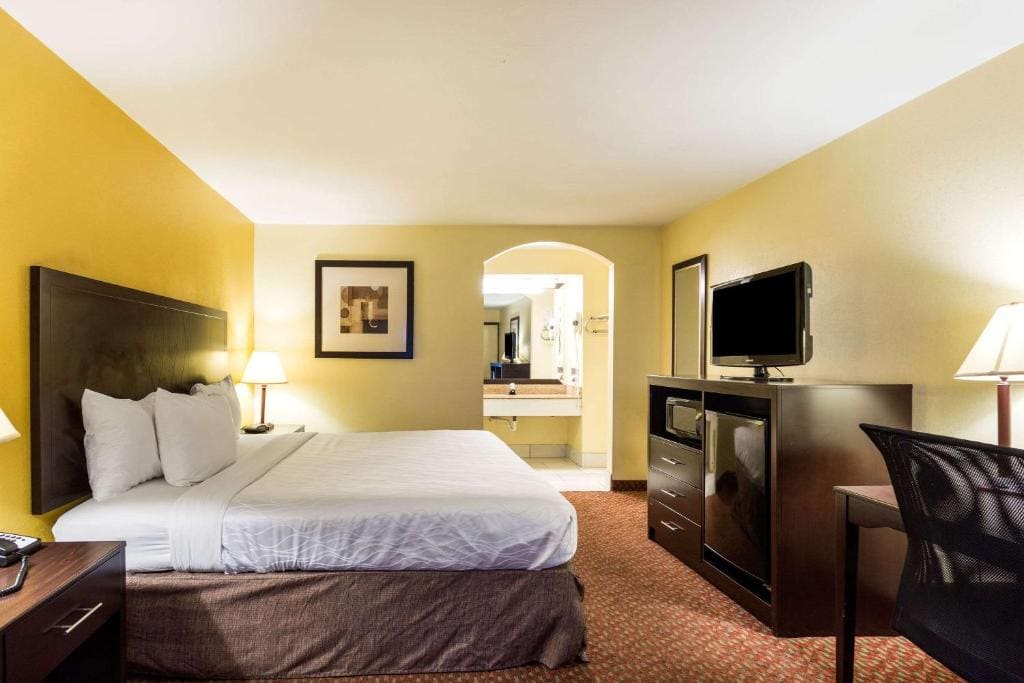 Double Room with Two Double Beds - Non-Smoking room - Image 2
