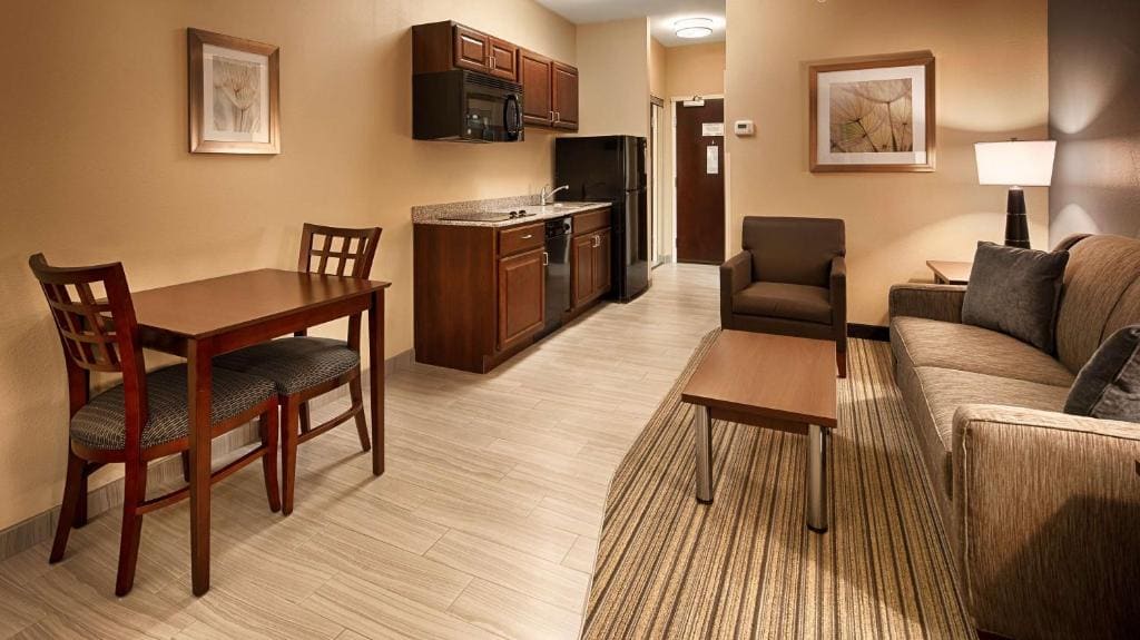King Suite with Sofa Bed and Kitchen room - Image 1