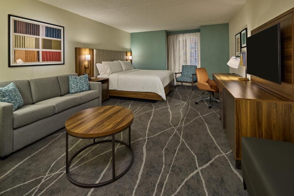 King Suite with Sofa Bed room - Image 1