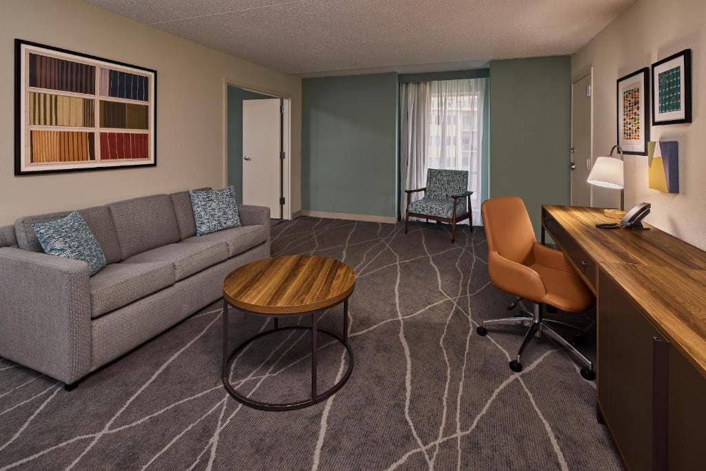 One-Bedroom King Suite - Top Floor room - Image 2