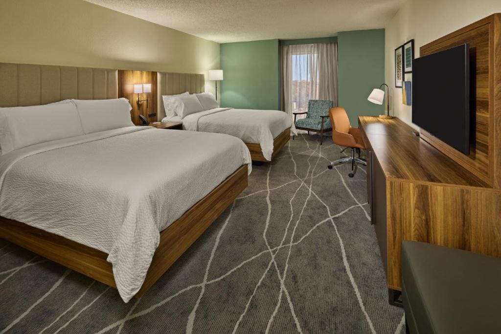 Standard Room with Two Queen Beds room - Image 1