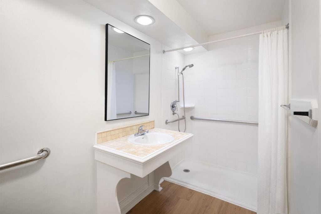 Double Room with Two Double Beds and Roll-In Shower - Disability Access/Non-Smoking room - Image 3