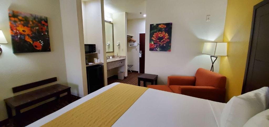 King Room - Non-Smoking room - Image 1