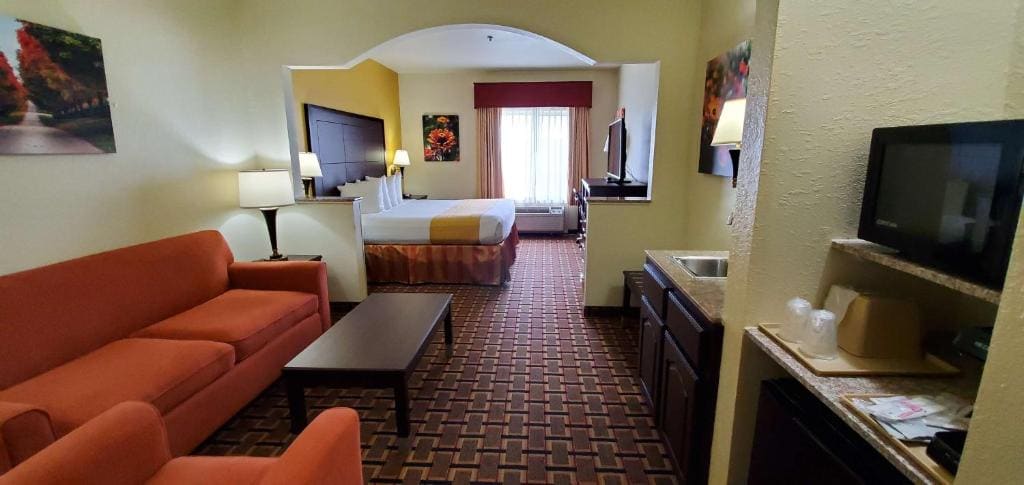 King Suite room - Image 2