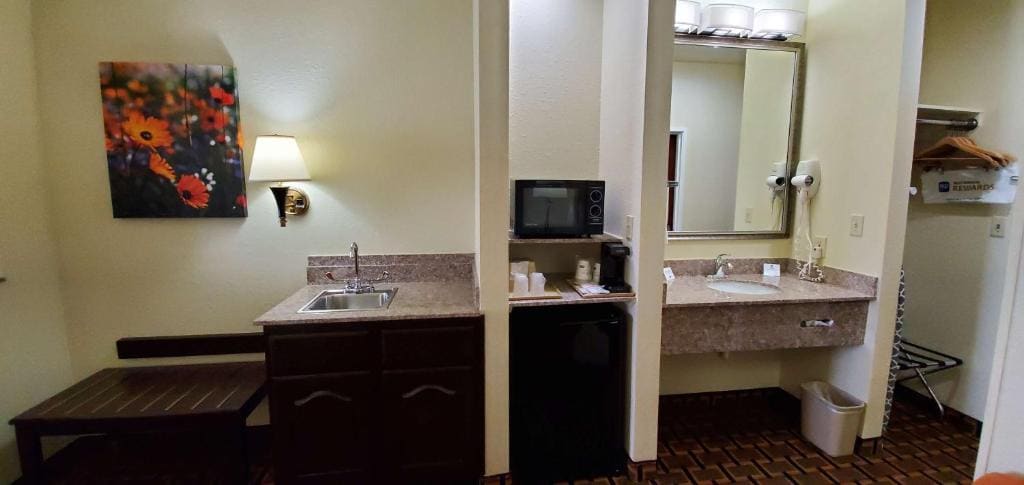 King Suite room - Image 3