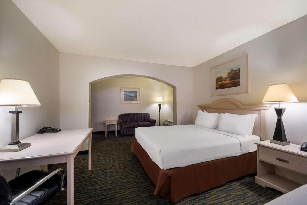 Queen Room with Three Queen Beds room - Image 1