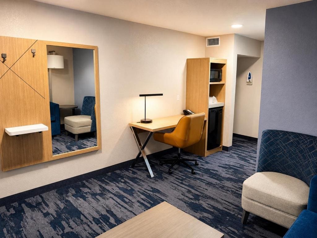 One-Bedroom Suite room - Image 2