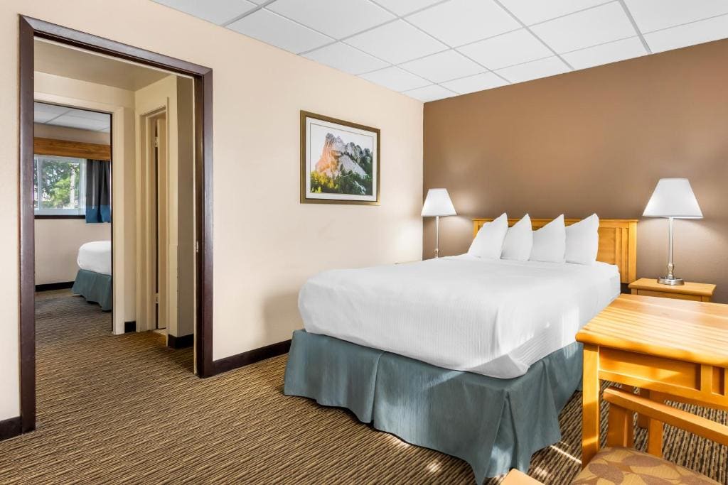 Two-Bedroom Queen Suite with Queen Beds - Second Floor/Non-Smoking room - Image 1