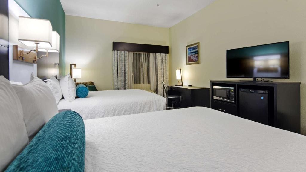 Queen Room with Two Queen Beds room - Image 1