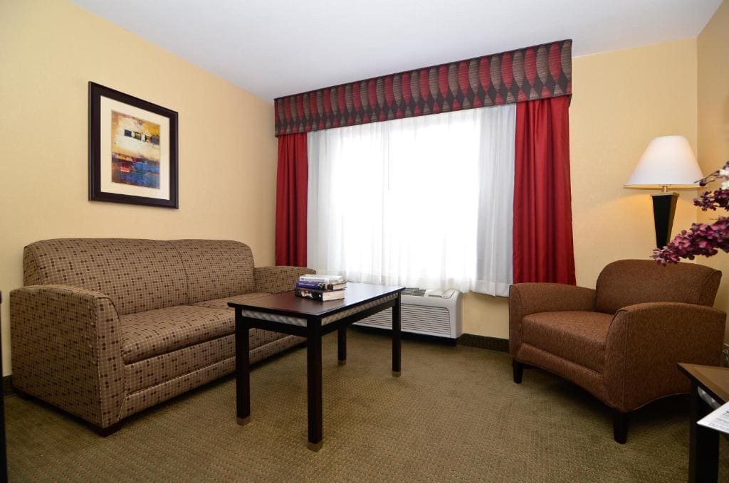 King Suite with Sofa Bed - Non-Smoking room - Image 1