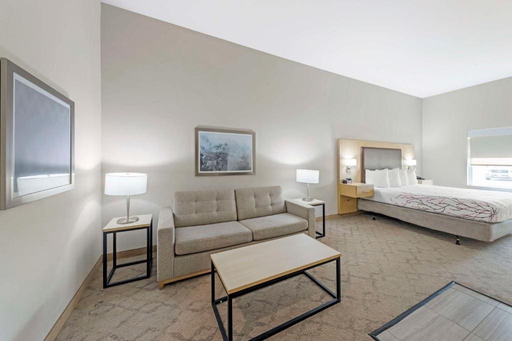 King Suite with Sofa Bed room - Image 1