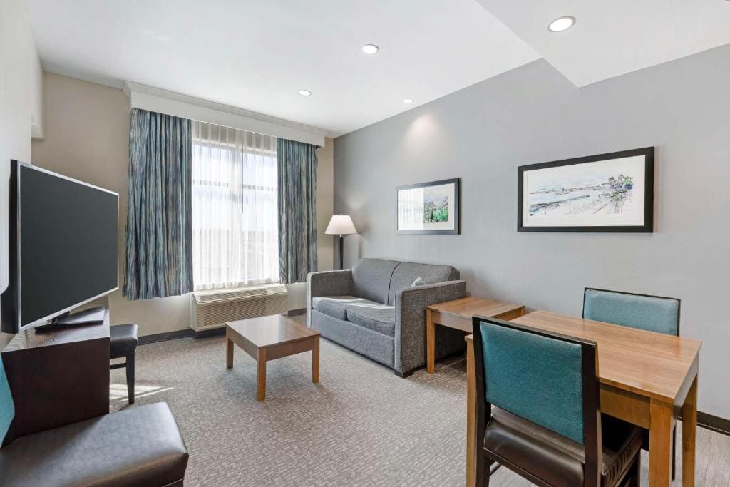 King Suite with Sofa Bed room - Image 1