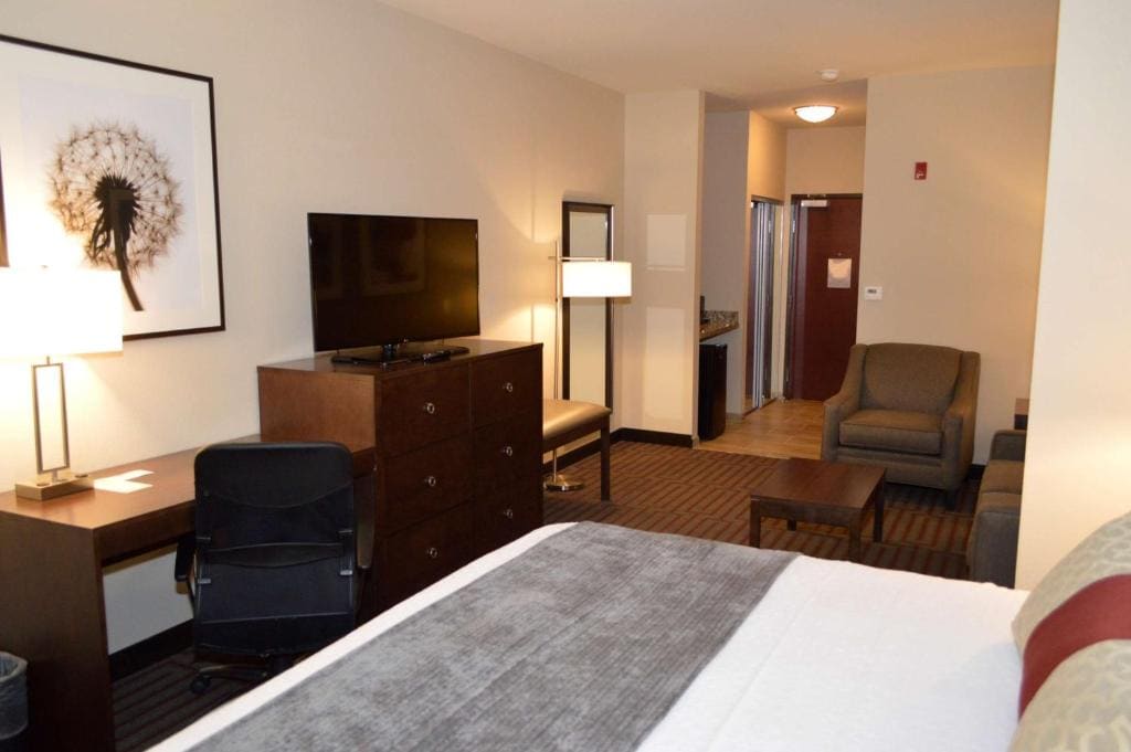 King Suite with Sofa Bed room - Image 1