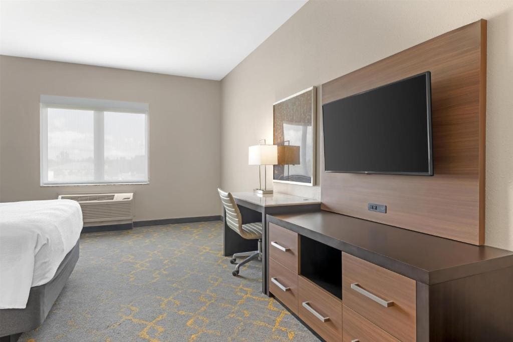 Queen Room with Two Queen Beds - Non-Smoking room - Image 1