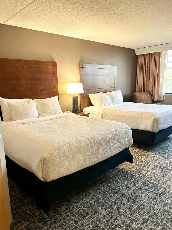 Deluxe Queen Room with Two Queen Beds - Non-Smoking room - Image 1