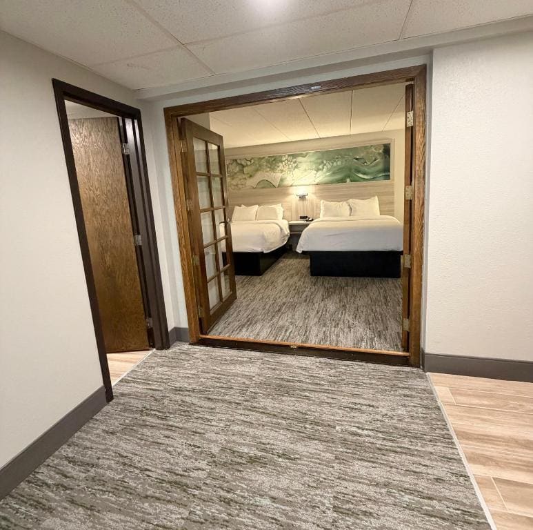 One-Bedroom Queen Suite with Sofa Bed room - Image 2