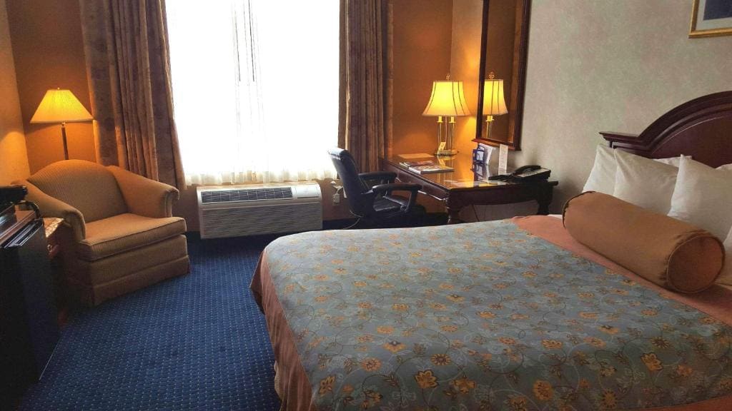 Queen Room with Bath Tub - Disability Access/Non-Smoking room - Image 2